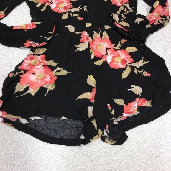 Floral Print Romper - Picture 4 of 5
